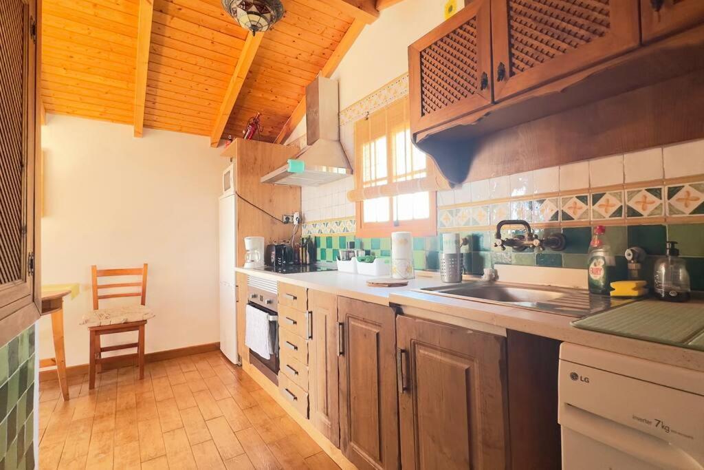 Casa Canillas - For Solo Travelers Or Small Groups Of 4 To 6 People Canillas de Aceituno Exteriér fotografie