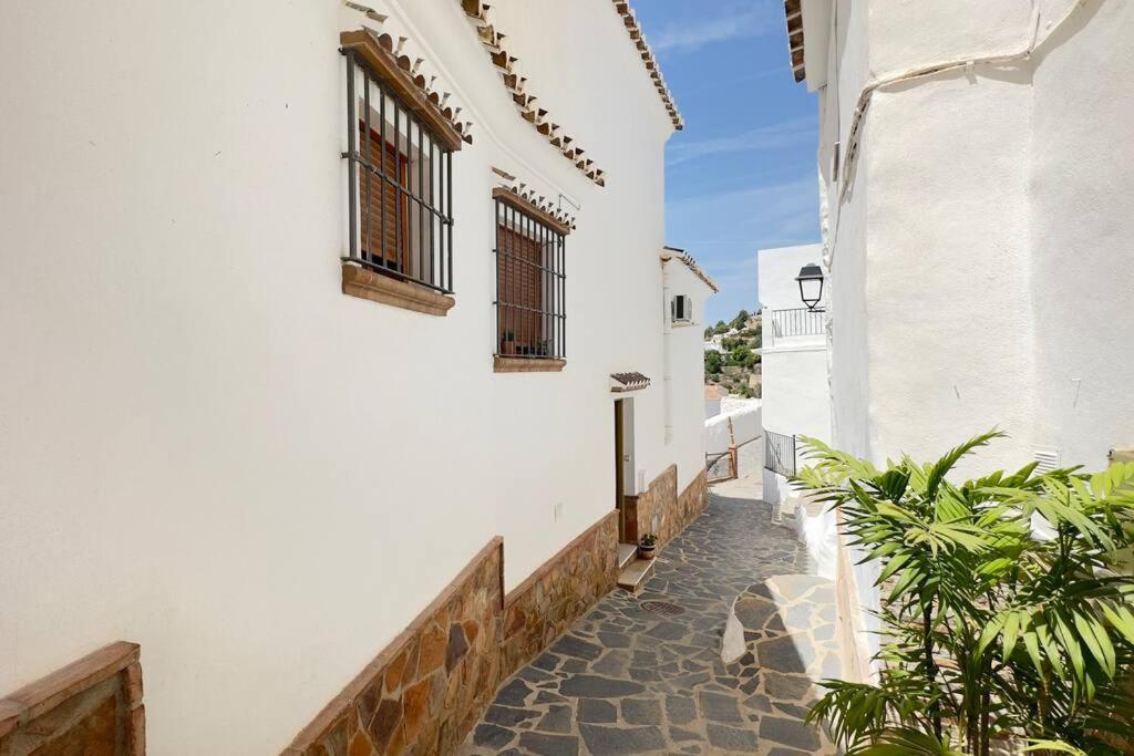 Casa Canillas - For Solo Travelers Or Small Groups Of 4 To 6 People Canillas de Aceituno Exteriér fotografie